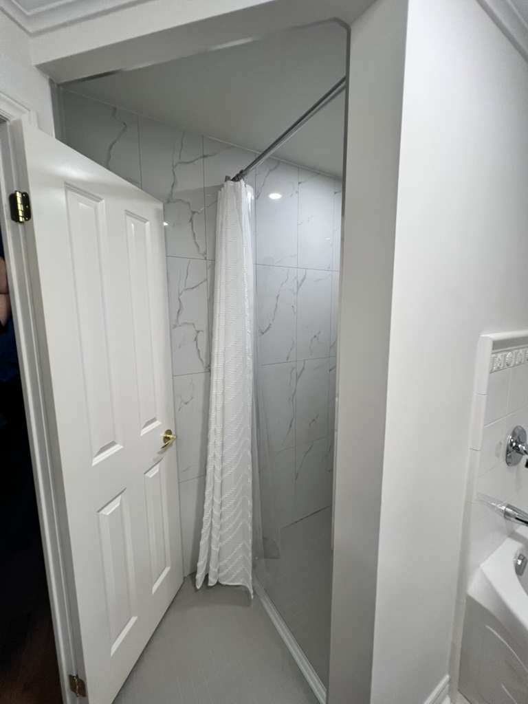 Condo Barrier Free Shower